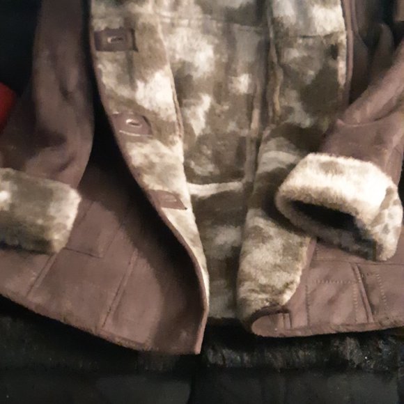 Womens Brown Faux Fur Coat. Size large - Picture 3 of 7